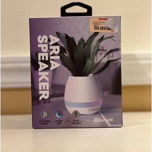 Aria planter Speaker.